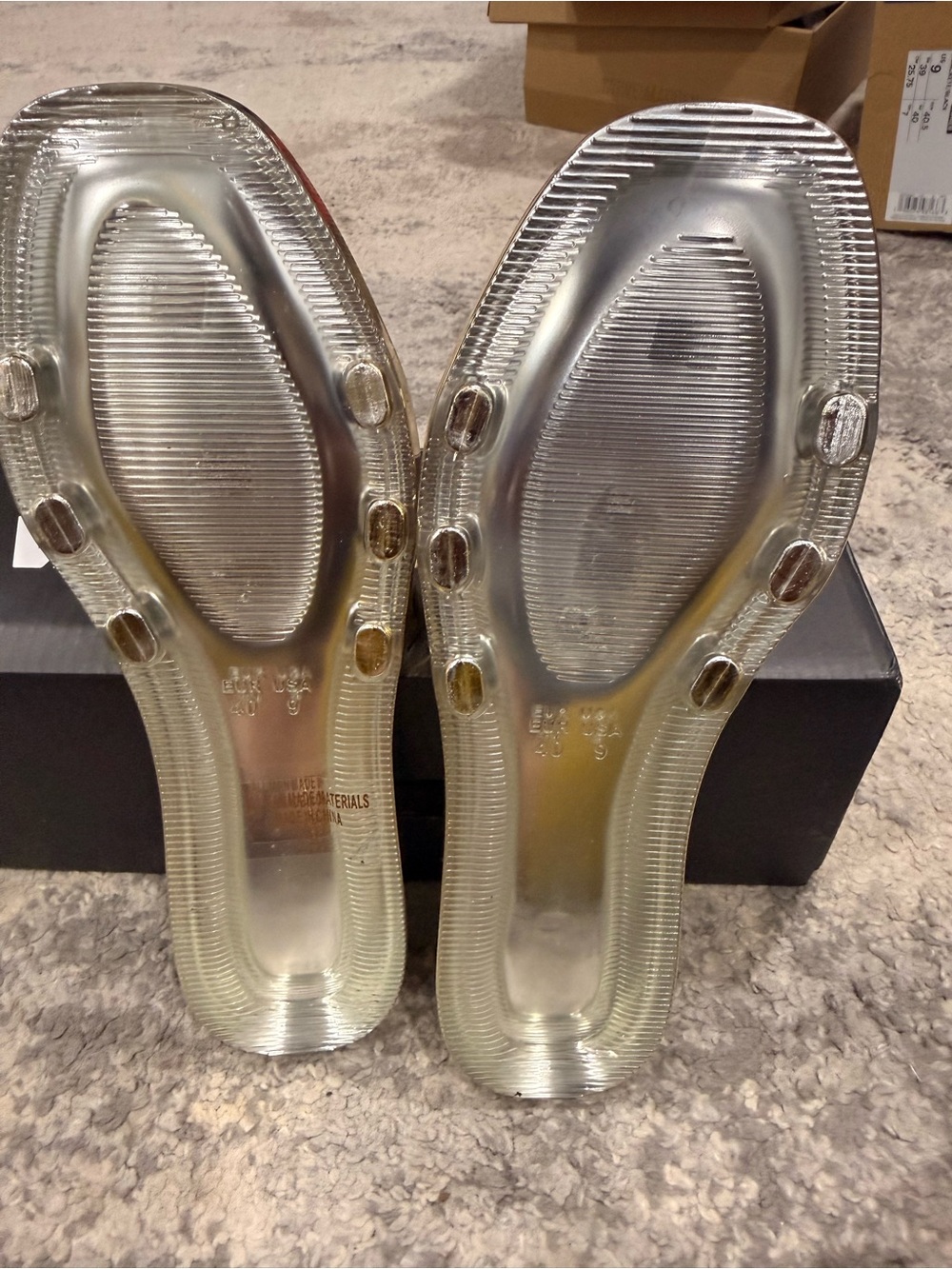 Fashion Nova Metallic Gold Wave Slide Mules - Picture 2 of 3